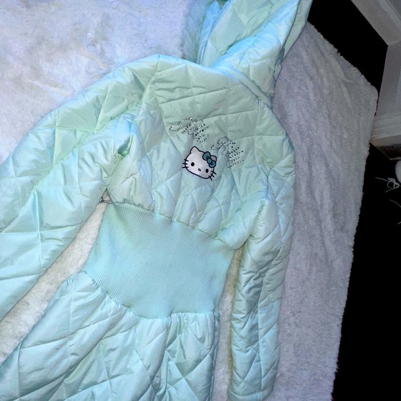 Forever 21 LIMITED EDITION Mint Green Hello Kitty Snowsuit NWT Woman’s XS S M L - Picture 9 of 11